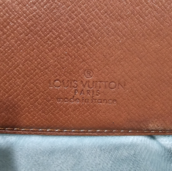 Louis Vuitton Vintage Monogram Bifold Wallet w/coinpouch Authentic Unisex w/COA - Picture 4 of 16